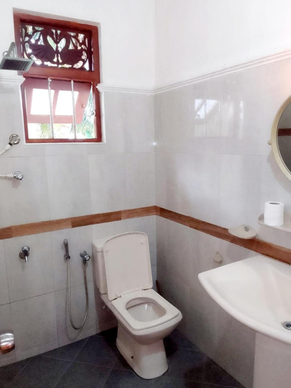 Nisadi Villa Bentota Kültér fotó